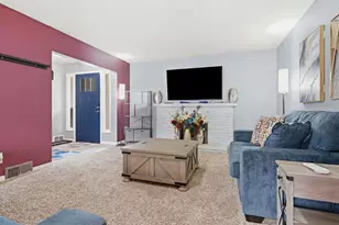 211 W Willow St, Fairbury, IL 61739 - Photo 4