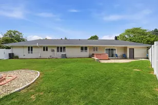 211 W Willow St, Fairbury, IL 61739 - Photo 36
