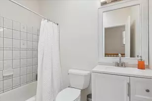 4538 S St Lawrence Ave, Chicago, IL 60653 - Photo 24