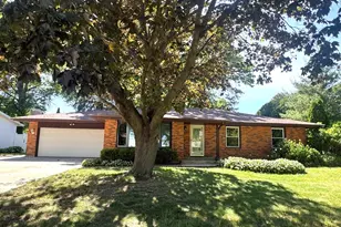 3020 Southbridge Rd, Rockford, IL 61114 - Photo 1