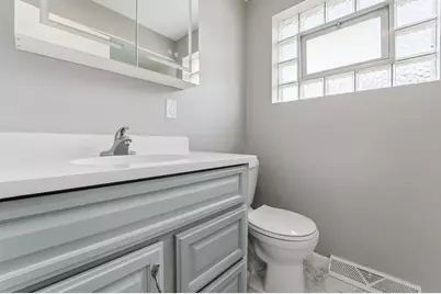 5515 S Oakley Avenue, Chicago, IL 60636 - Photo 8