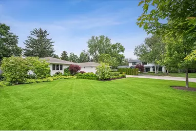 920 Pine Tree Lane, Winnetka, IL 60093 - Photo 2