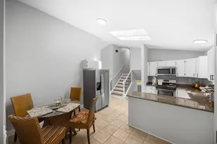 307 Terry Ln, Bloomingdale, IL 60108 - Photo 8