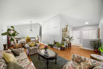 307 Terry Lane, Bloomingdale, IL 60108 - Photo 4