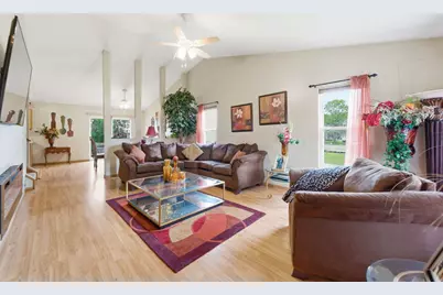 1611 Lake Pointe Court, Plainfield, IL 60586 - Photo 4
