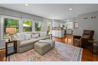 4017 N Walnut Avenue, Arlington Heights, IL 60004 - Photo 6