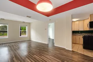 4754 N Dover St, Chicago, IL 60640 - Photo 2