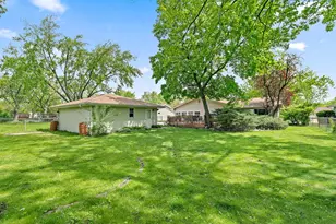 616 Grace Ln, Schaumburg, IL 60193 - Photo 32