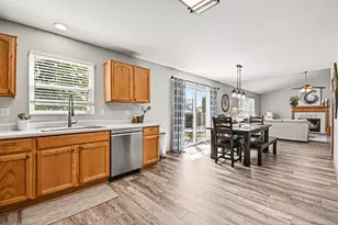 10477 Dawson St, Huntley, IL 60142 - Photo 8