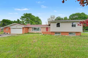 437 N Meacham Rd, Schaumburg, IL 60173 - Photo 1