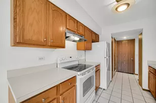 1040 N Knollwood Dr, Palatine, IL 60067 - Photo 8