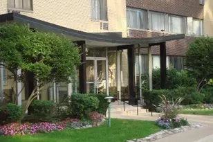 6300 N Sheridan Rd, Chicago, IL 60660 - Photo 1