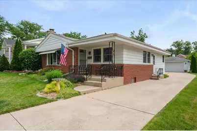 551 S Poplar Avenue, Elmhurst, IL 60126 - Photo 2