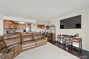 2005 Finley Rd, Lombard, IL 60148 - Photo 6