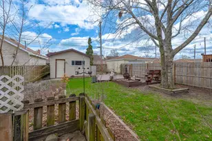 10933 S Avenue H, Chicago, IL 60617 - Photo 26