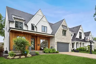 835 S Cambridge Ave, Elmhurst, IL 60126 - Photo 2