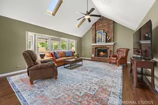 708 Sanctuary Ln, Naperville, IL 60540 - Photo 8