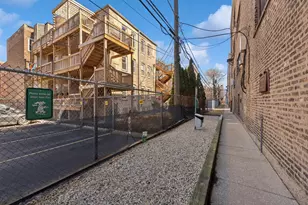 908 W Sunnyside Ave, Chicago, IL 60640 - Photo 20