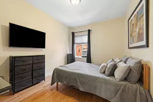 908 W Sunnyside Ave, Chicago, IL 60640 - Photo 14