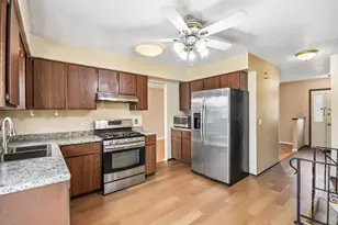 410 Flint Trail, Carol Stream, IL 60188 - Photo 12