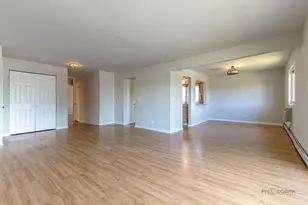 25 E Palatine Rd, Arlington Heights, IL 60004 - Photo 10