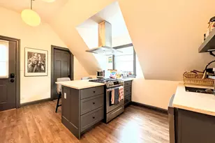1040 W Roscoe St, Chicago, IL 60657 - Photo 6
