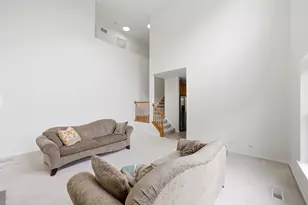 524 Camargo Club Dr, Lake in the Hills, IL 60156 - Photo 14