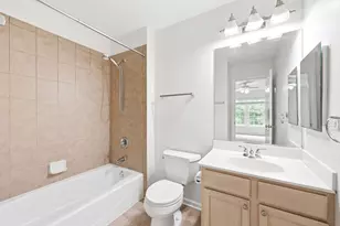 524 Camargo Club Dr, Lake in the Hills, IL 60156 - Photo 32