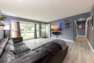 610 S 2nd St, West Dundee, IL 60118 - Photo 14