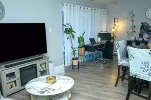 2306 Holiday Ter, Lansing, IL 60438 - Photo 2