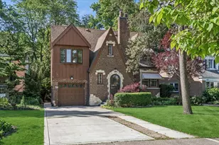 461 Uvedale Rd, Riverside, IL 60546 - Photo 1
