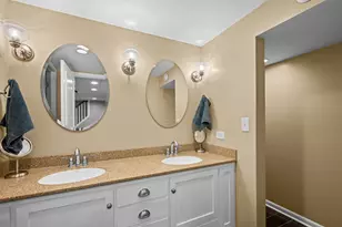 705 N Drury Ln, Arlington Heights, IL 60004 - Photo 14