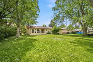 1621 Sleepy Hollow Ln, Dekalb, IL 60115 - Photo 4