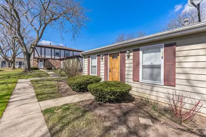 307 Farmington Lane, Vernon Hills, IL 60061 - Photo 2