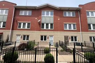 2426 W 32nd Pl, Chicago, IL 60608 - Photo 1