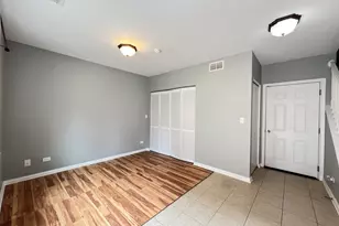 2426 W 32nd Pl, Chicago, IL 60608 - Photo 6