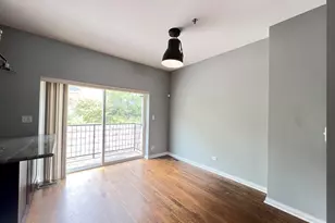 2426 W 32nd Pl, Chicago, IL 60608 - Photo 8