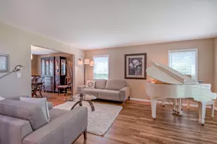 1337 Saddlebrook Rd, Bartlett, IL 60103 - Photo 8