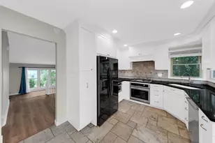 31 French Ct, Mundelein, IL 60060 - Photo 8