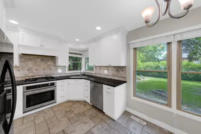 31 French Court, Mundelein, IL 60060 - Photo 10