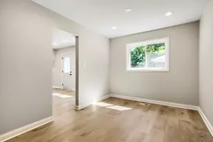 305 Jackson St, Park Forest, IL 60466 - Photo 8