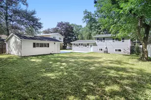 305 Jackson St, Park Forest, IL 60466 - Photo 22