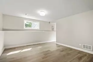 305 Jackson St, Park Forest, IL 60466 - Photo 16