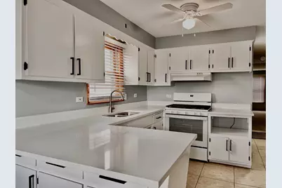 5217 W 87th Street #2, Oak Lawn, IL 60453 - Photo 2