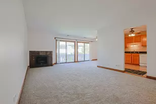 220 Oak Knoll Ct, Schaumburg, IL 60193 - Photo 6