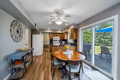 297 Springbrook Lane, Carol Stream, IL 60188 - Photo 12