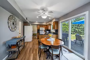 297 Springbrook Ln, Carol Stream, IL 60188 - Photo 12