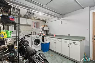1329 W Pratt Blvd, Chicago, IL 60626 - Photo 20