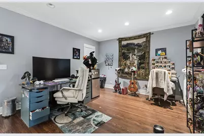 1329 W Pratt Boulevard, Chicago, IL 60626 - Photo 12
