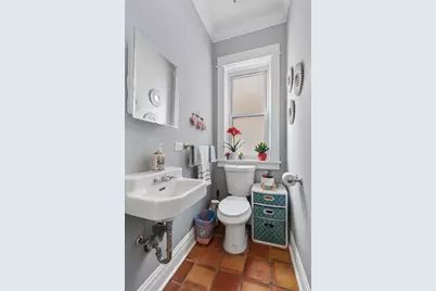 1329 W Pratt Boulevard, Chicago, IL 60626 - Photo 10